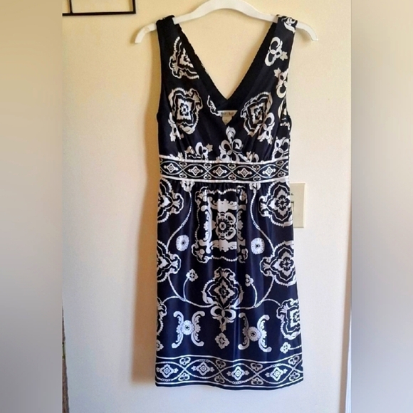 WHBM 100% Silk Sleeveless Dress | Black & White Scroll Print | Classic - Picture 4 of 7